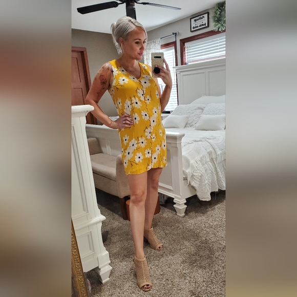 Madewell Dresses & Skirts - Madewell Button-Front Midi Dress in Ikat Floral size medium